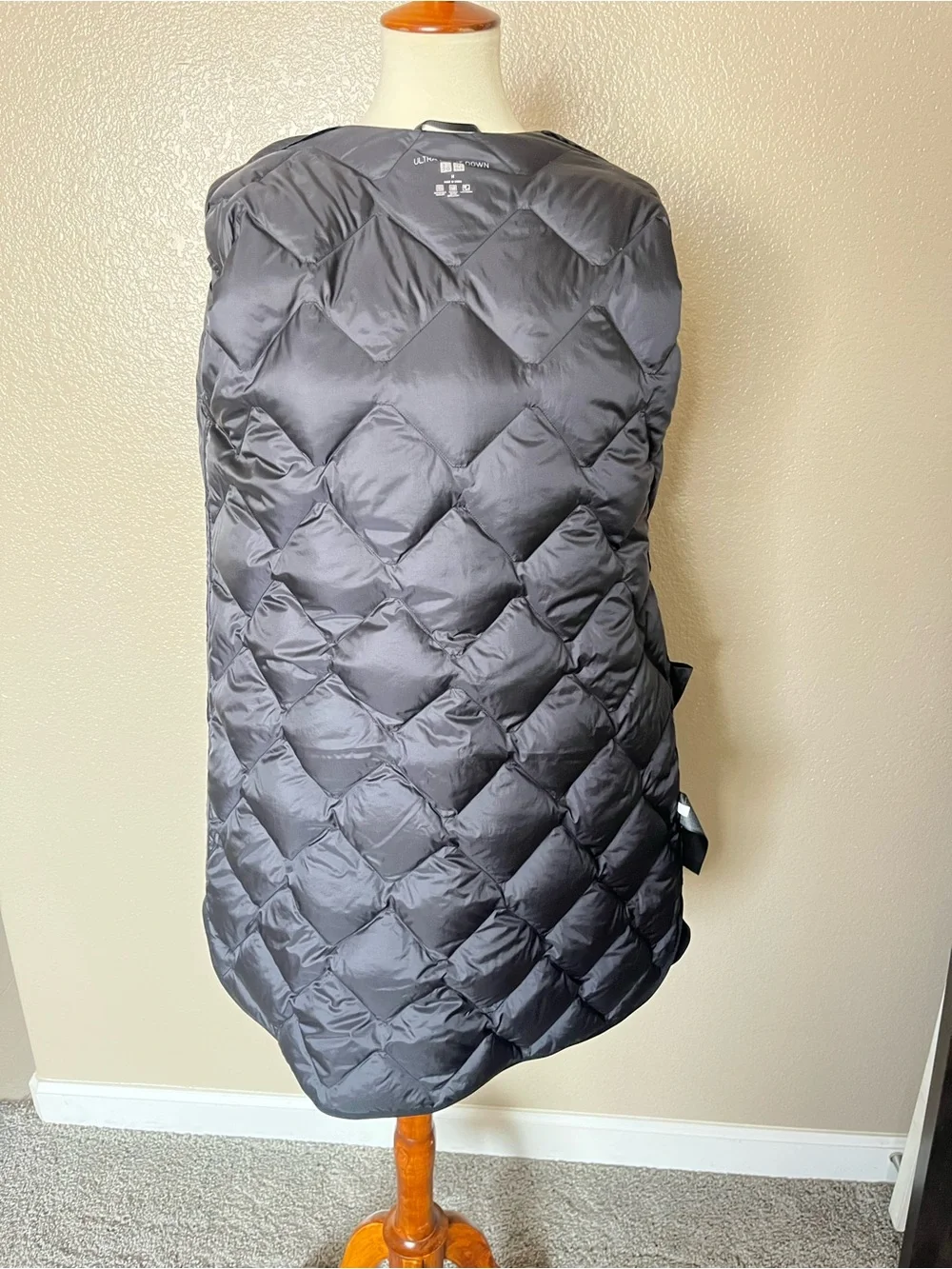 Uniqlo ultra Light down jacket Medium - Picture 6 of 9